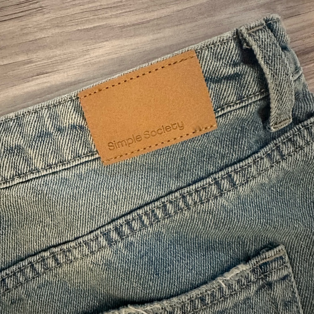 Shorts - Picture 6 of 7